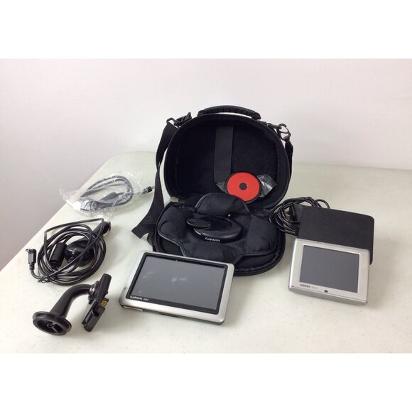 Garmin Nuvi Bundle GPS Navigation Bluetooth W/ Charger Mount USB - Picture 1 of 9